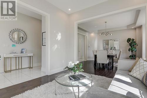 459 Threshing Mill Boulevard, Oakville, ON - Indoor Photo Showing Living Room