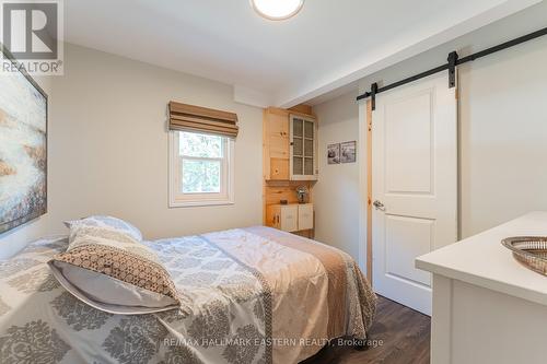 16 Cedar Dale Drive, Kawartha Lakes (Kirkfield), ON - Indoor Photo Showing Bedroom