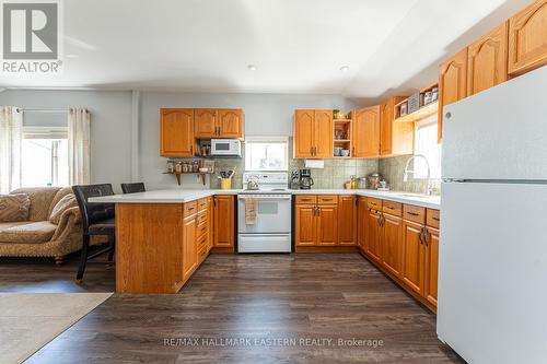 16 Cedar Dale Drive, Kawartha Lakes (Kirkfield), ON - Indoor Photo Showing Kitchen