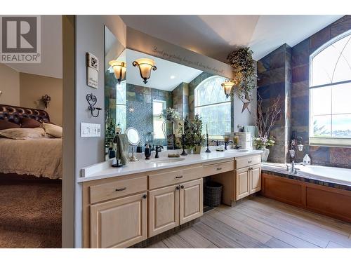 1831 Horizon Drive, West Kelowna, BC - Indoor Photo Showing Bathroom