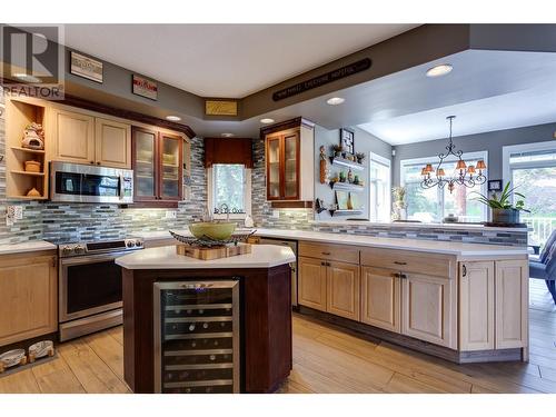 1831 Horizon Drive, West Kelowna, BC - Indoor Photo Showing Kitchen With Double Sink