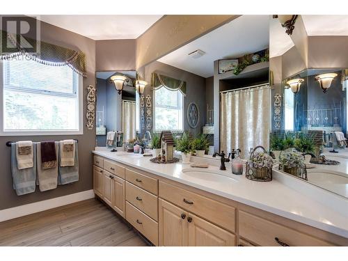 Huge main floor full bathroom - 1831 Horizon Drive, West Kelowna, BC - Indoor Photo Showing Bathroom