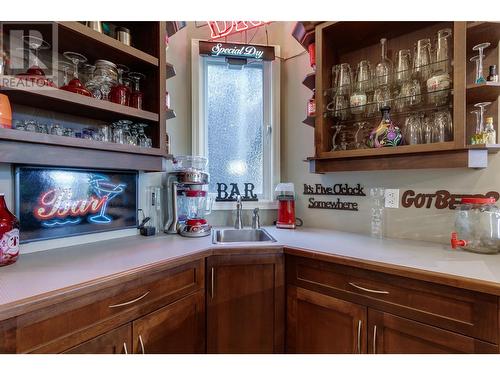 wet bar in games room - 1831 Horizon Drive, West Kelowna, BC - Indoor