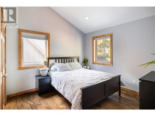 10231 Columbia Way, Vernon, BC - Indoor Photo Showing Bedroom