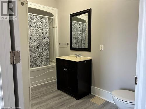 840-846 King Street E, Cambridge, ON - Indoor Photo Showing Bathroom