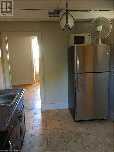 840-846 King Street E, Cambridge, ON - Indoor Photo Showing Kitchen