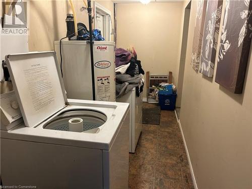 840-846 King Street E, Cambridge, ON - Indoor Photo Showing Laundry Room