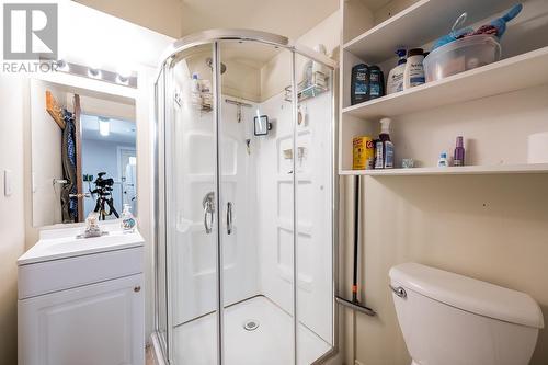 897 Windbreak Street, Kamloops, BC - Indoor Photo Showing Bathroom