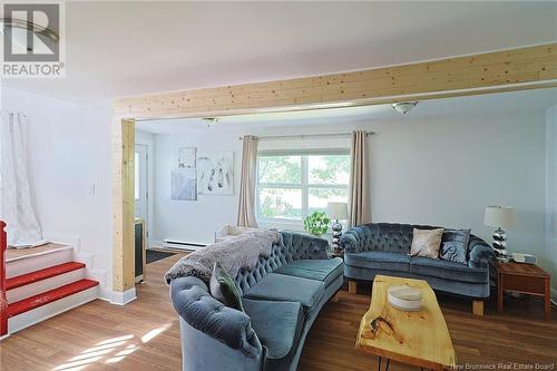 892 Pleasant Drive, Minto, NB - Indoor Photo Showing Living Room