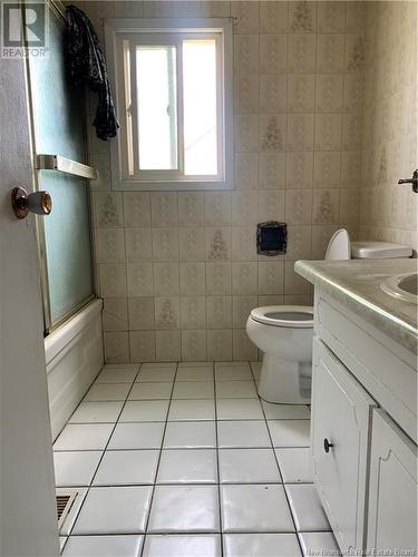 45 Spruce Street, Moncton, NB - Indoor Photo Showing Bathroom