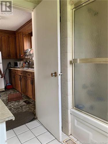 45 Spruce Street, Moncton, NB - Indoor Photo Showing Bathroom