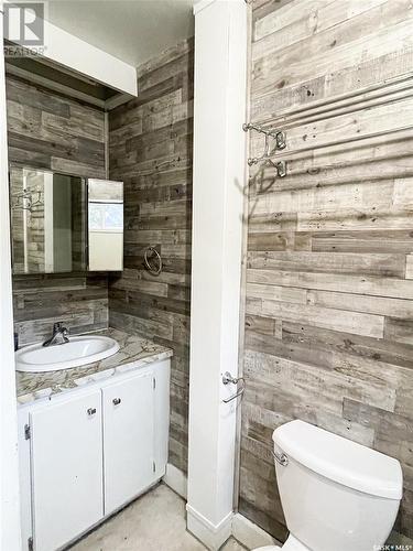 414 6Th Street W, Meadow Lake, SK - Indoor Photo Showing Bathroom