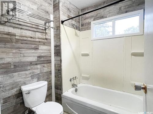 414 6Th Street W, Meadow Lake, SK - Indoor Photo Showing Bathroom