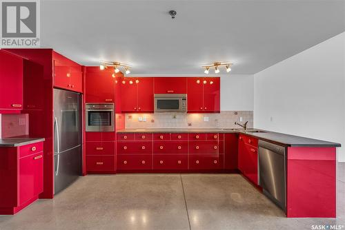 513 120 23Rd Street E, Saskatoon, SK - Indoor Photo Showing Kitchen