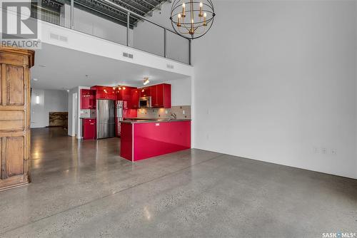 513 120 23Rd Street E, Saskatoon, SK - Indoor Photo Showing Kitchen