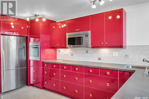 513 120 23Rd Street E, Saskatoon, SK - Indoor Photo Showing Kitchen