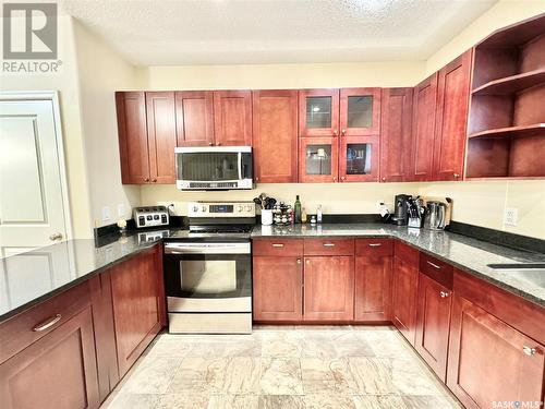 7 211 20Th Street W, Prince Albert, SK - Indoor Photo Showing Kitchen