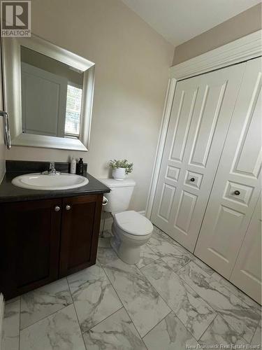 77 Des Frenes Court, Dieppe, NB - Indoor Photo Showing Bathroom