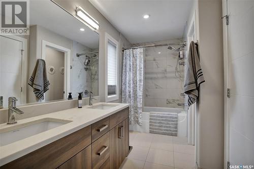 503 Pichler Way, Saskatoon, SK - Indoor Photo Showing Bathroom