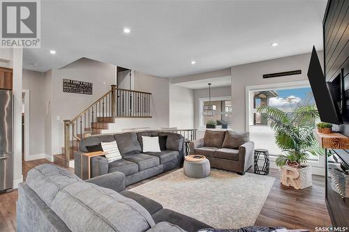 503 Pichler Way, Saskatoon, SK - Indoor Photo Showing Living Room