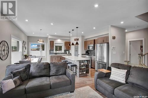 503 Pichler Way, Saskatoon, SK - Indoor Photo Showing Living Room