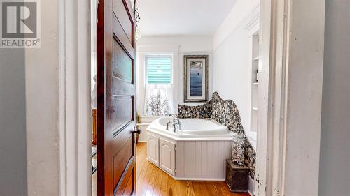 100 Hamilton Avenue, St.John’S, NL - Indoor Photo Showing Bathroom