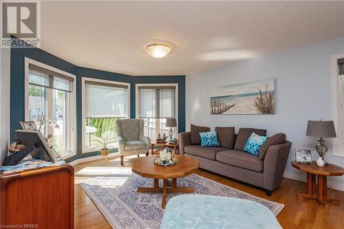 6 Gagnon Court, North Bay, ON - Indoor Photo Showing Living Room