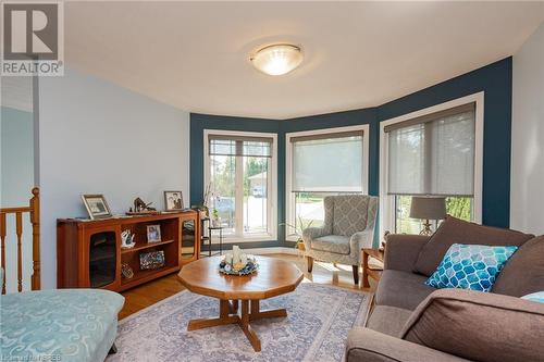 6 Gagnon Court, North Bay, ON - Indoor Photo Showing Living Room