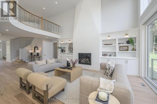 157 Windermere Road, London, ON - Indoor Photo Showing Living Room With Fireplace