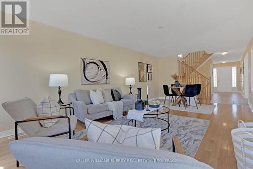 27 Tracey Court, Whitby (Taunton North), ON - Indoor Photo Showing Living Room