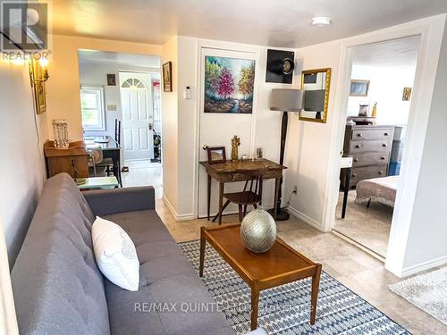 103 Second Street, Deseronto, ON - Indoor Photo Showing Living Room