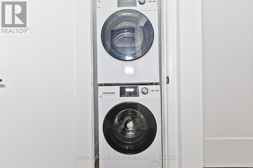 147 Lasalle Avenue, Oshawa (Central), ON - Indoor Photo Showing Laundry Room