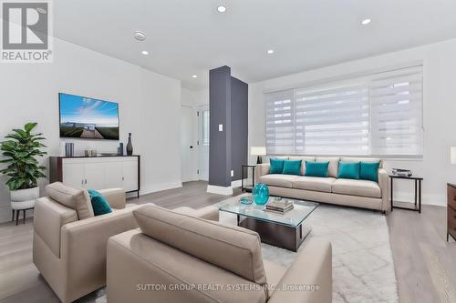 147 Lasalle Avenue, Oshawa (Central), ON - Indoor Photo Showing Living Room