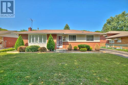 6357 Glengate Street, Niagara Falls, ON - Outdoor With Facade