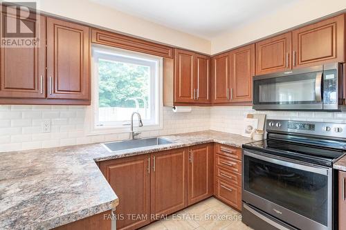 104 Madelaine Drive, Barrie (Painswick South), ON - Indoor Photo Showing Kitchen