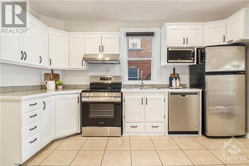 487 Cooper Street, Ottawa, ON - Indoor Photo Showing Kitchen