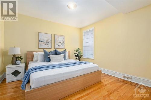 487 Cooper Street, Ottawa, ON - Indoor Photo Showing Bedroom