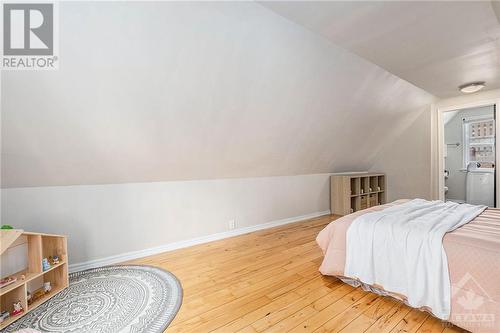 487 Cooper Street, Ottawa, ON - Indoor Photo Showing Bedroom