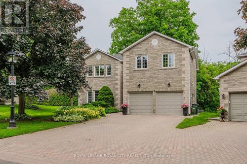 #7 - 25 Manor Park Crescent, Guelph (Old University), ON - Outdoor