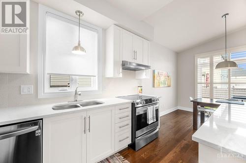 862 Oat Straw Way, Ottawa, ON - Indoor Photo Showing Kitchen With Double Sink With Upgraded Kitchen