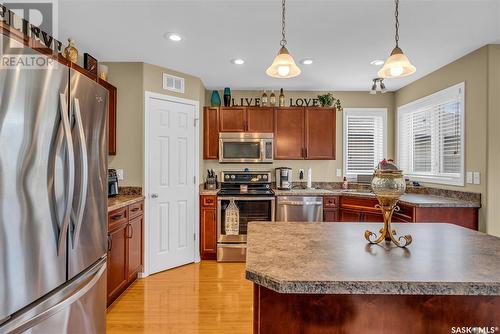 1342 Denham Crescent, Saskatoon, SK - Indoor Photo Showing Kitchen