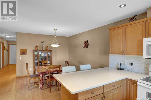 207 4451 Nicurity Drive, Regina, SK - Indoor Photo Showing Kitchen