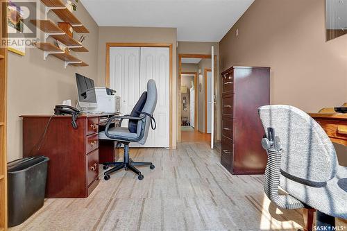 207 4451 Nicurity Drive, Regina, SK - Indoor Photo Showing Office