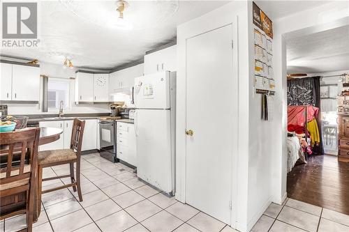 344 Abbott Street, Hawkesbury, ON - Indoor Photo Showing Kitchen