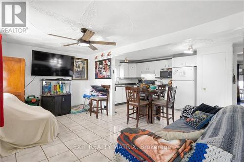 344 Abbott Street, Hawkesbury, ON - Indoor Photo Showing Living Room