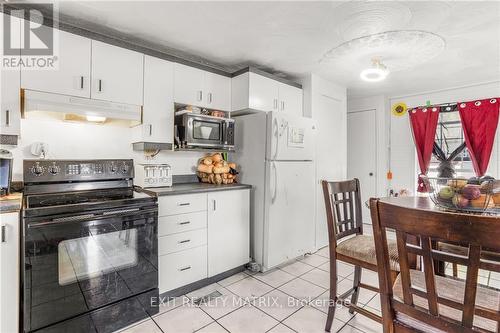 344 Abbott Street, Hawkesbury, ON - Indoor Photo Showing Kitchen