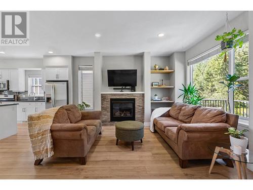 2490 Tuscany Drive Unit# 45, West Kelowna, BC - Indoor Photo Showing Living Room With Fireplace