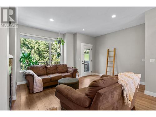 2490 Tuscany Drive Unit# 45, West Kelowna, BC - Indoor Photo Showing Living Room