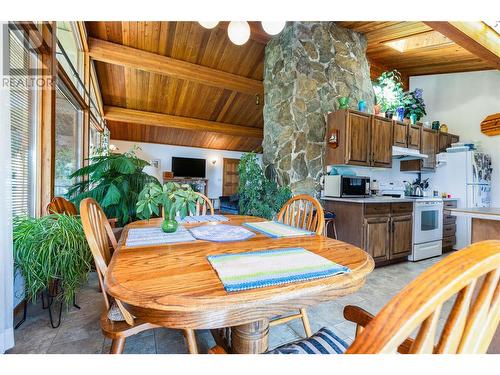 1195 Kirkpatrick Road, Tappen, BC - Indoor Photo Showing Dining Room