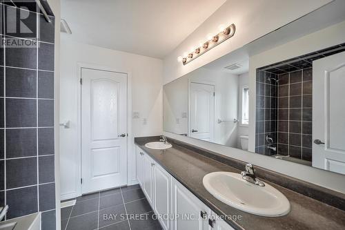 10 Rugman Crescent, Springwater (Minesing), ON - Indoor Photo Showing Bathroom